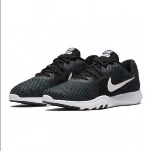 Nike Flex TR8 sneakers